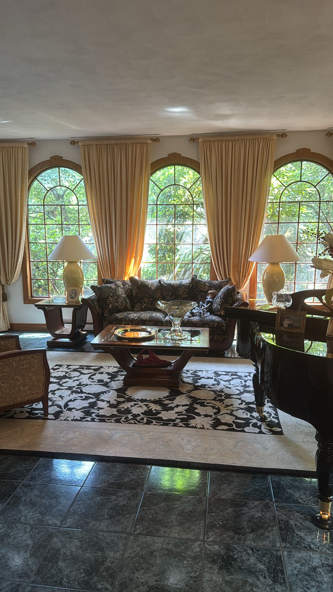 Clean and elegant living room